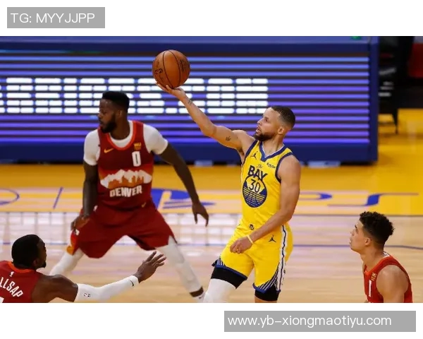 库里半场9分罚球表现惊艳上赛季仅3场能达成此成就 库里半场9分罚球表现惊艳上赛季仅3场能达成此成就